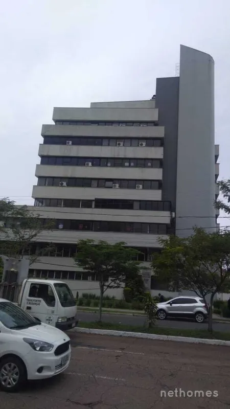 Salas comerciais unificadas frente Norte com 2 vagas de garagem (box 38 e 39), l...