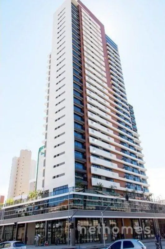 Na esquina da Av. Sete de Setembro com Mal. Floriano, em frente ao Shopping Esta...