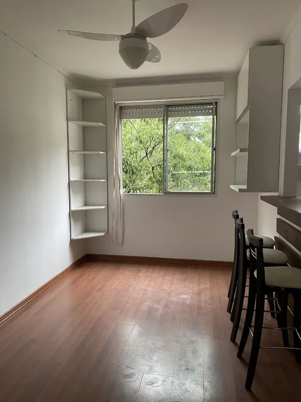 Aconchegante apartamento de 1 dormitório amplo e bem iluminado. Com uma agradáve...