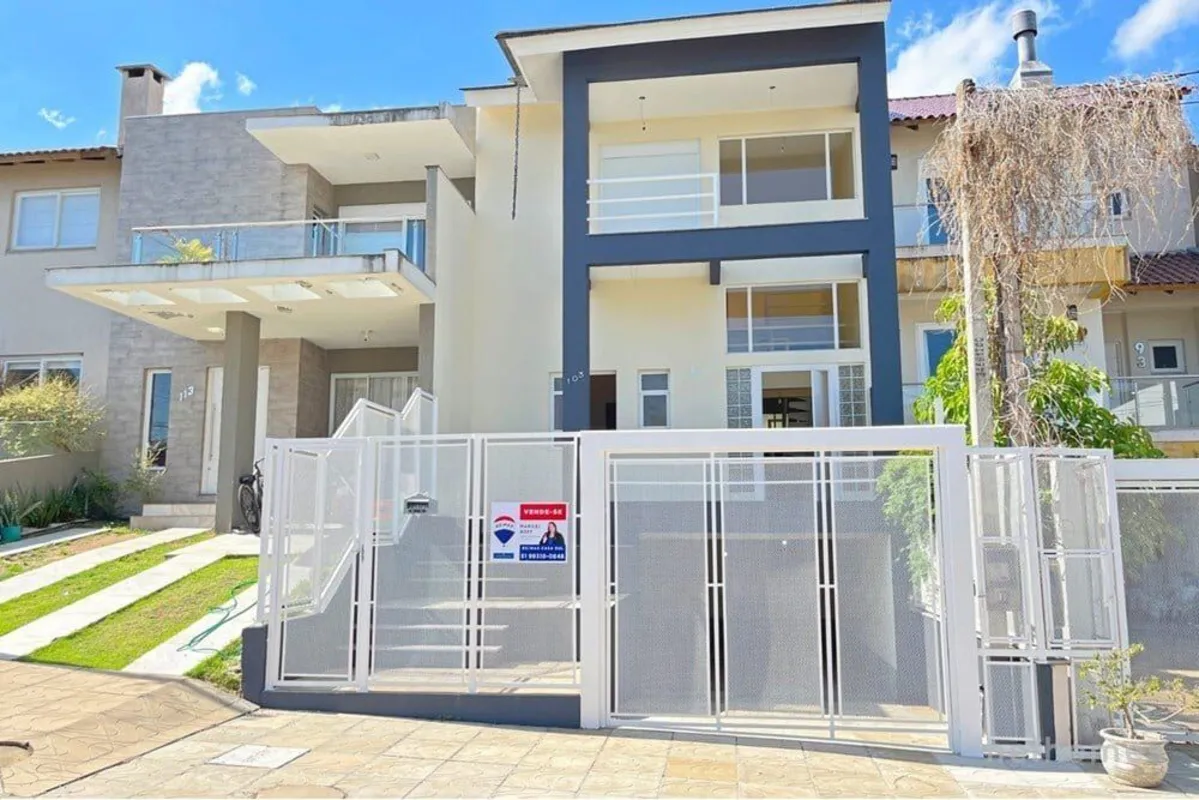 Apresentamos esta deslumbrante residência no prestigiado Residencial Lagos de No...