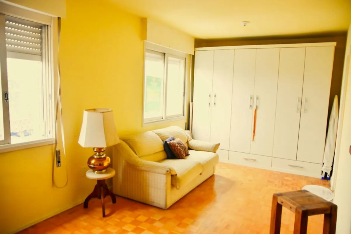 Este encantador apartamento Studio oferece conforto e conveniência em uma locali...