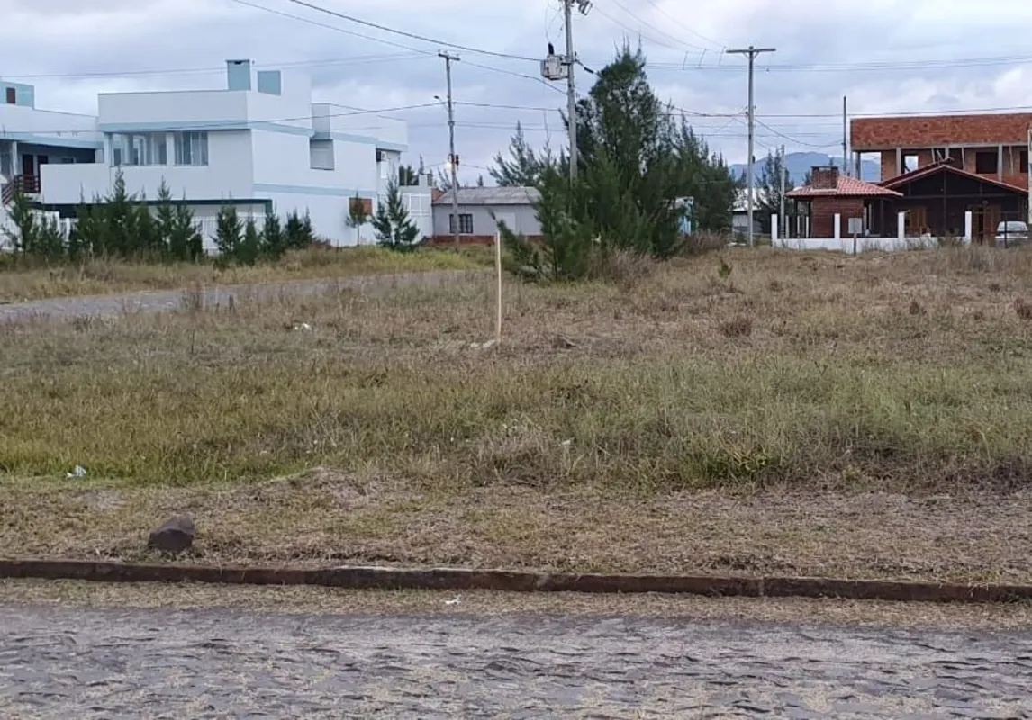 Oportunidade de Investimento para Construtores! Frente Mar.Terreno de esquina co...
