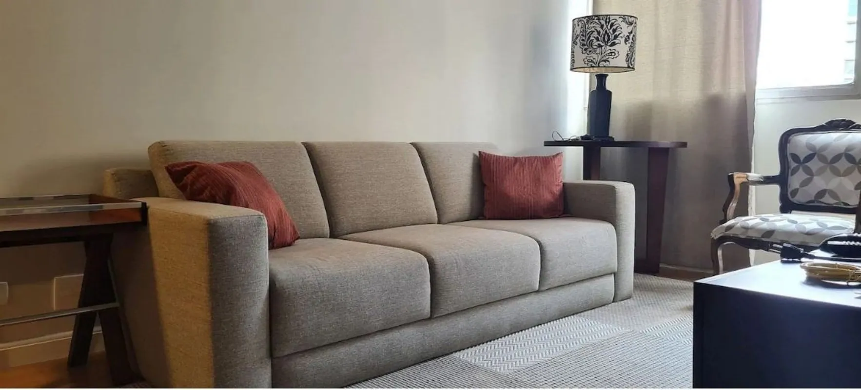 Bem-vindo a este charmoso apartamento que combina conforto e praticidade em uma ...
