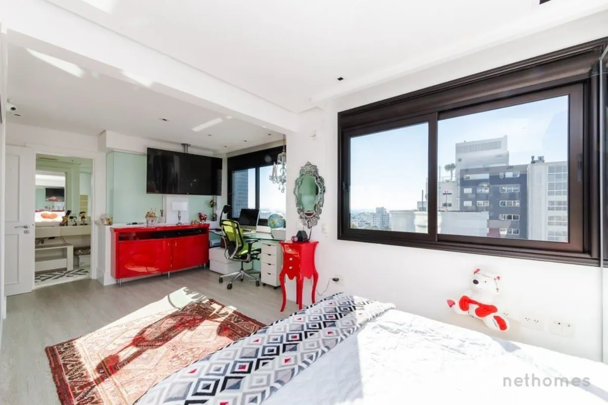 Apresentamos um sofisticado apartamento de 365m² de área privativa nos altos do ...