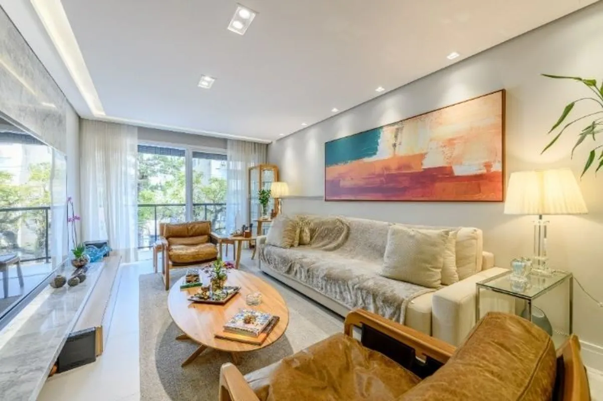 Encante-se por este espaçoso apartamento semi mobiliado de 134m², perfeito para ...
