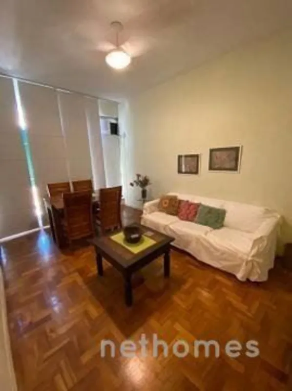 Sala em dois ambientes, estar e jantar, 2 quartos com armários, banheiro social ...