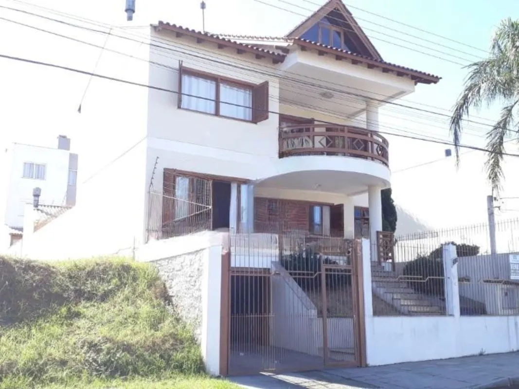 Viva em um paraíso particular! Apresentamos a você uma encantadora casa com 3 do...