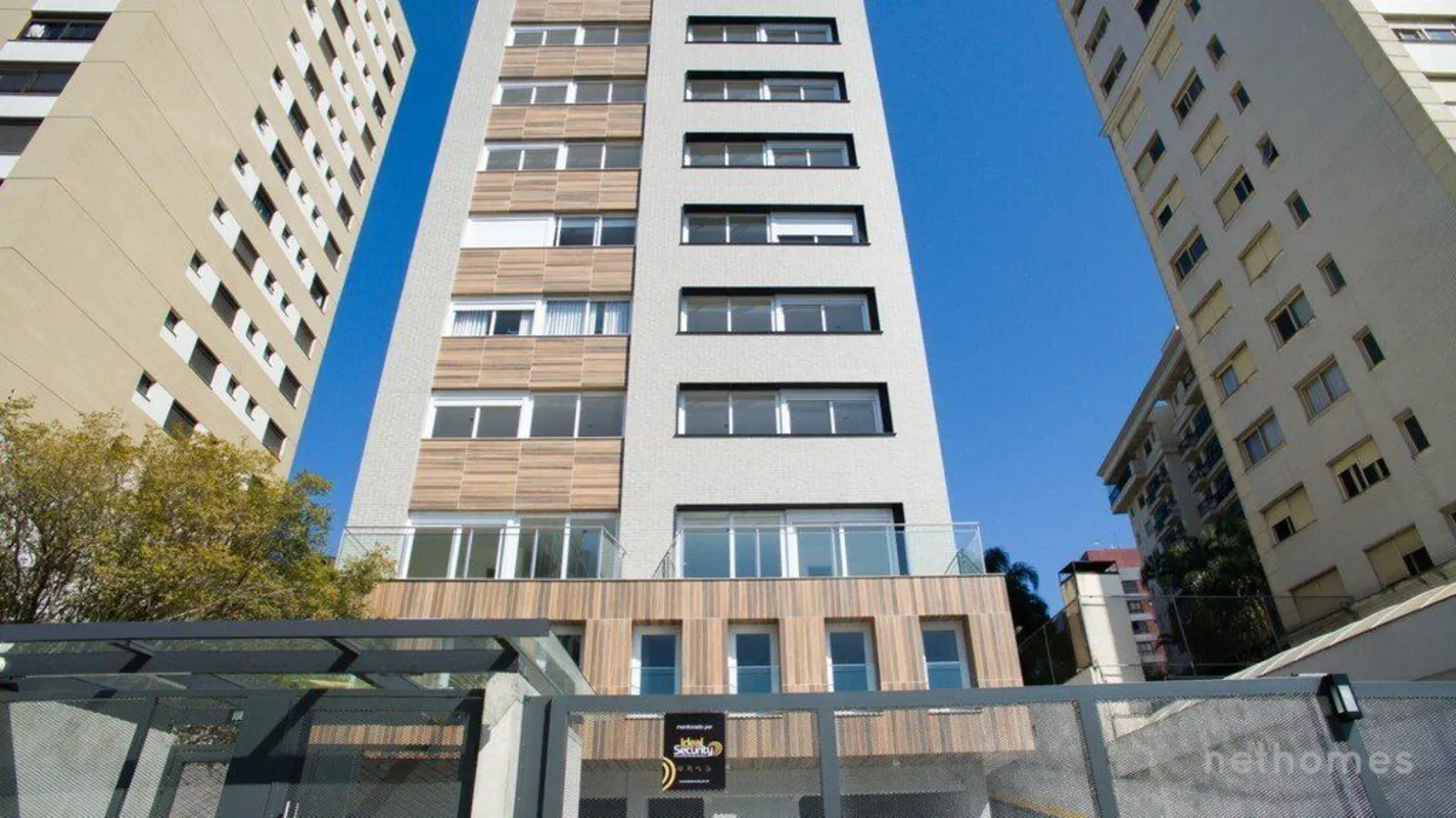 Um empreendimento com design internacional em uma localização acima de qualquer ...