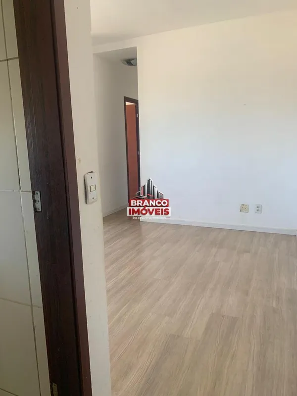 BRANCO IMÓVEIS VENDE - APARTAMENTO 3 QUARTOS EM SAMAMBAIA NORTEDESCRIÇÃO DO IMÓV...