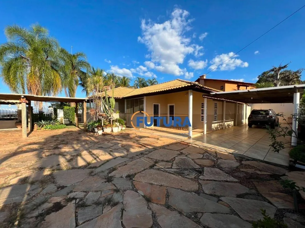 A FUTURA NEGÓCIOS IMOBILIÁRIOS disponibiliza para VENDA:Dois Terrenos pelo preço...