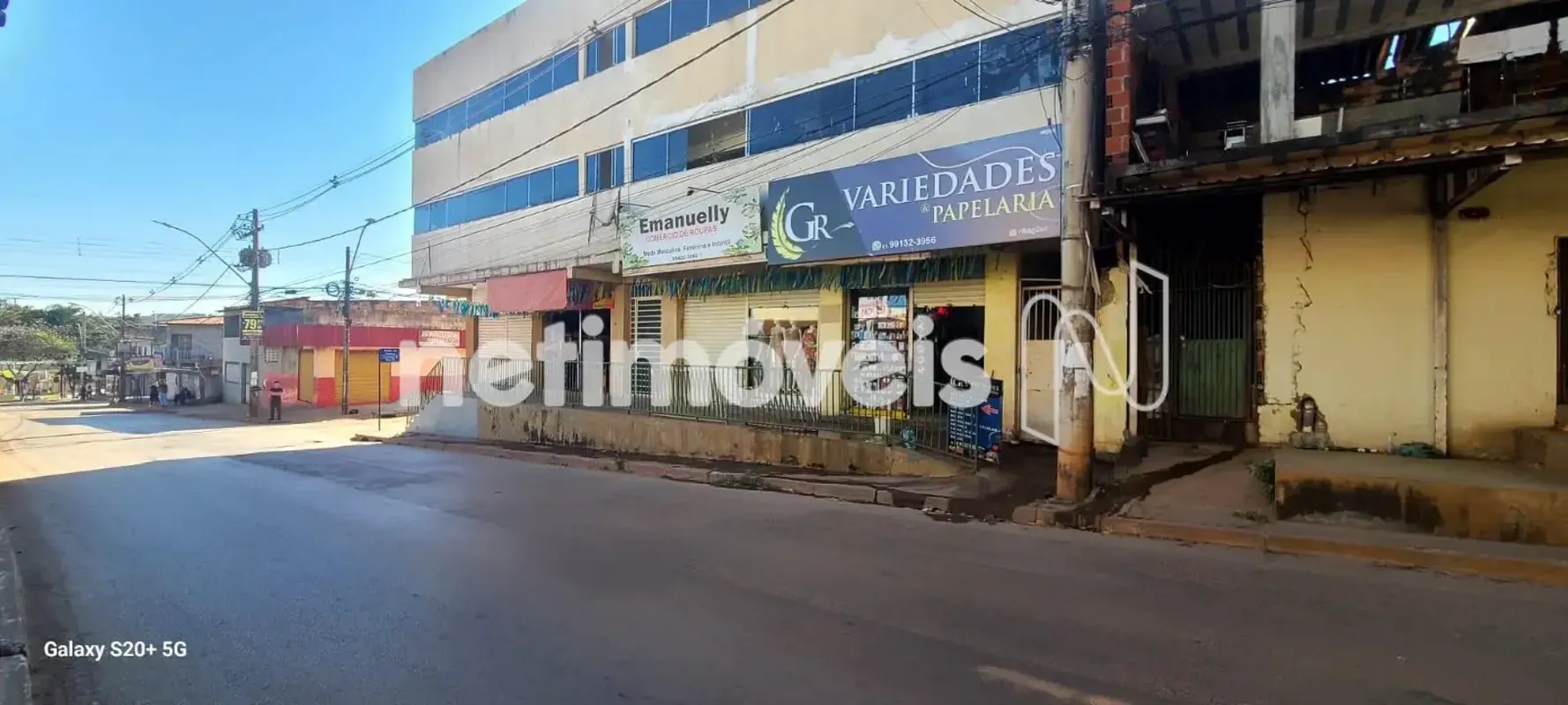 Prédio com 3 pavimentos em lote de 280m², totalizando 840m² de área útil - Resid...