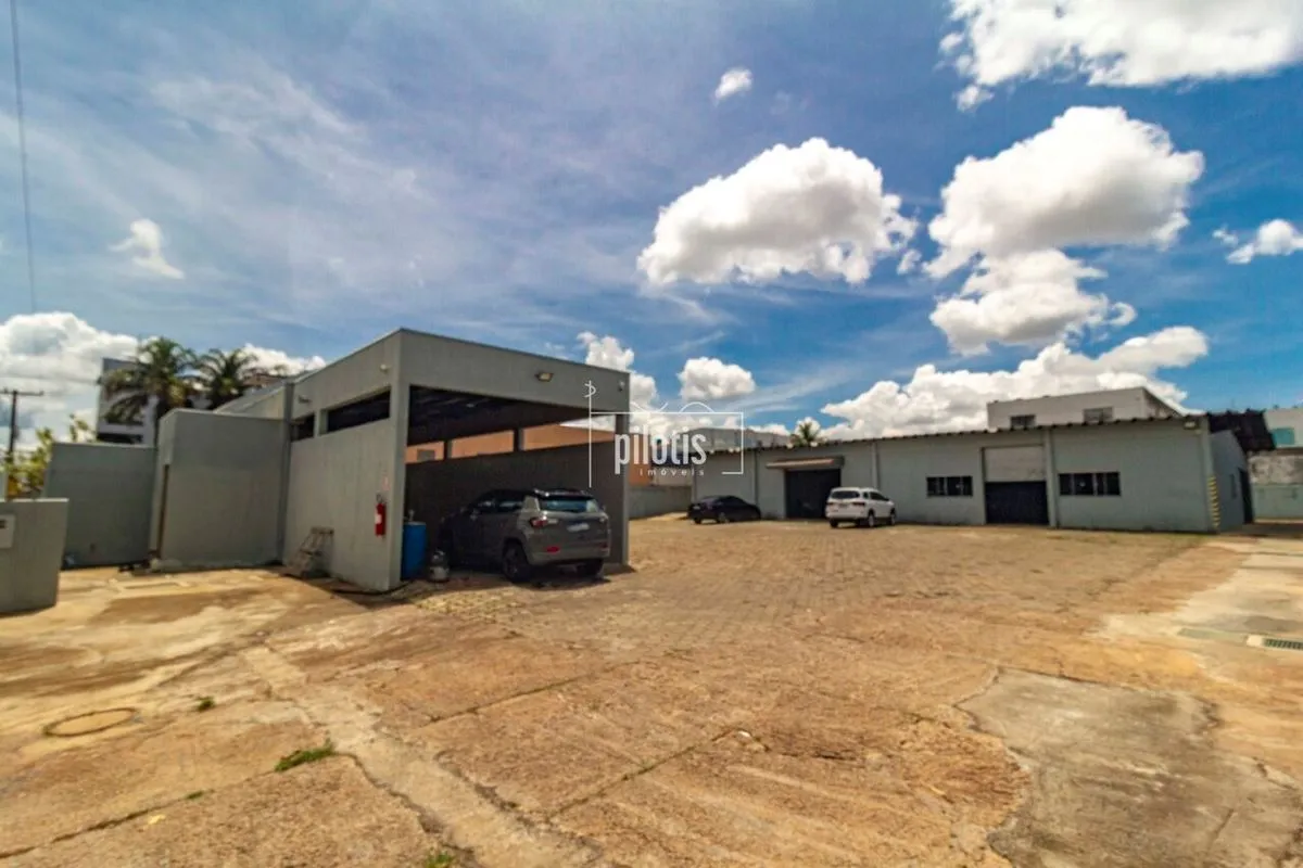  LOTE COM GALPÃO RECÉM REFORMADO, ONDE INCLUI UMA ÁREA DE GARAGEM E ESCRITÓRIOS....