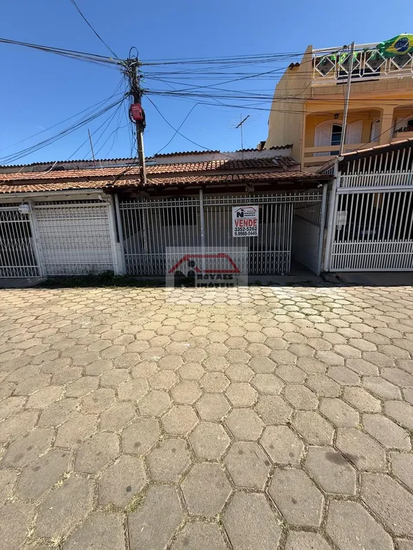 CASA À VENDA, NO GUARÁ I, COMPOSTA DE:02 QUARTOS, SALA, COPA, COZINHA, BANHEIRO,...