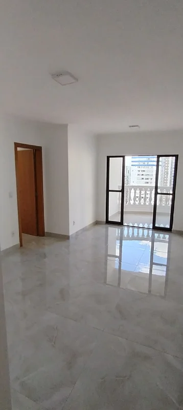 Vende-se Lindo Apartamento 3 quartos | 1 Suíte | Duas garagens | Apto REFORMADO ...