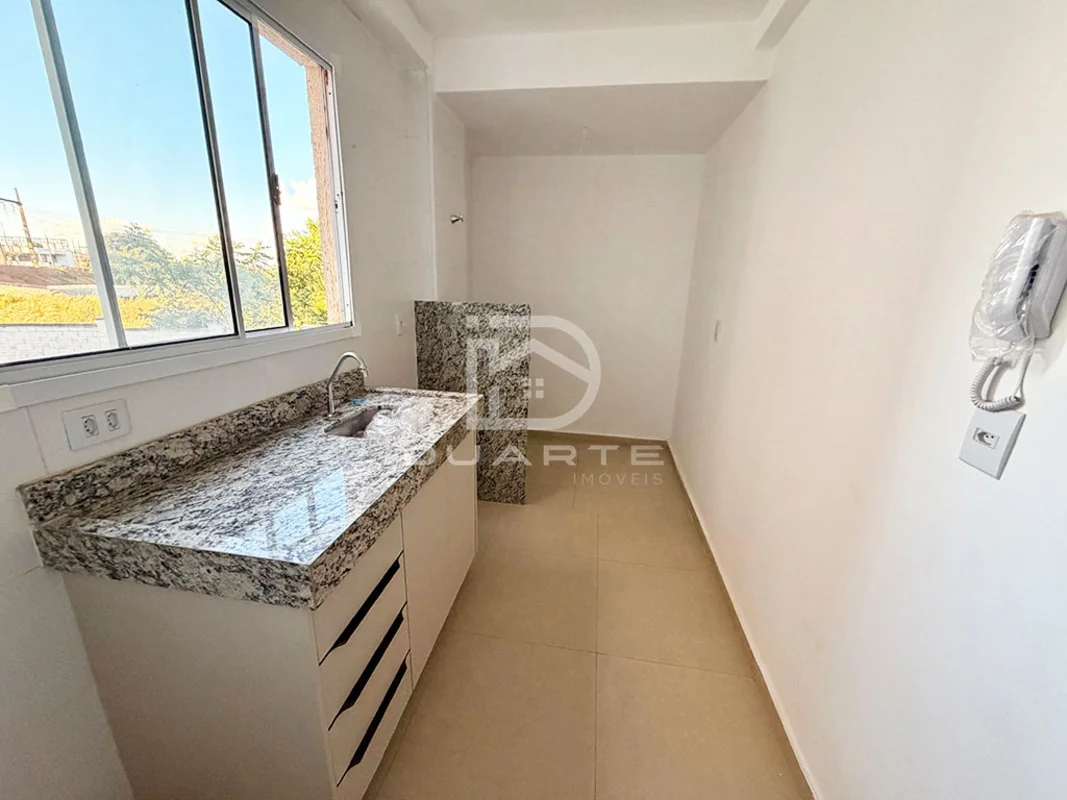 Apartamento em Residencial Premiere Bela Vista, próximo a Av. Brasil Sul, 2º and...
