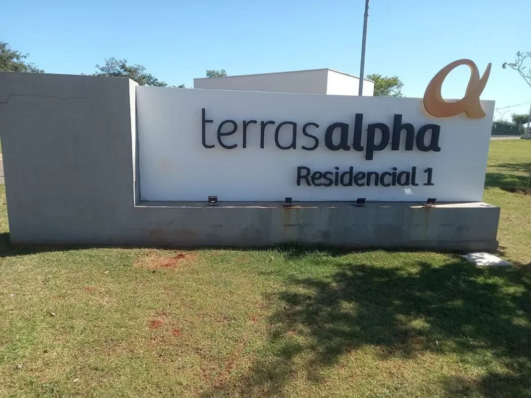 Oportunidade em Senador Canedo: lote residencial de 360 m² no Terras Alpha Resid...