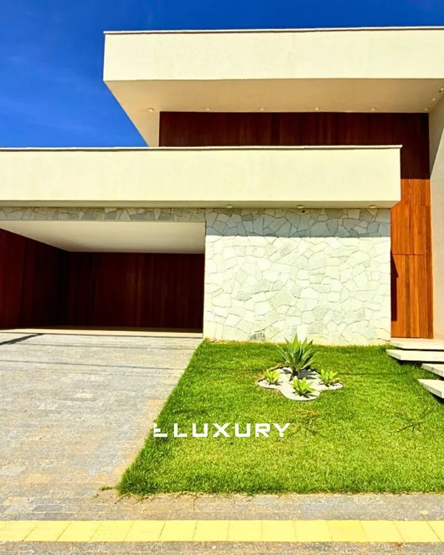  Casa Contemporânea de Alto Padrão em Condomínio FechadoResidência contemporânea...