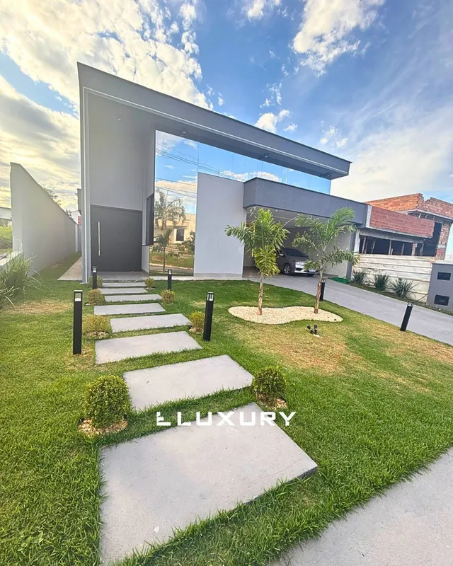  MELHOR OPORTUNIDADE DO ANO Encante-se com esta casa térrea de alto padrão local...