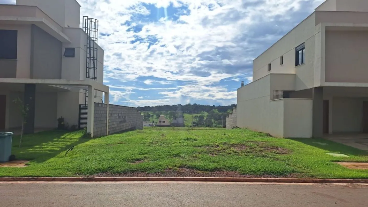 Excelente oportunidade! Lote disponível no Condomínio Jardins Parma, localizado ...