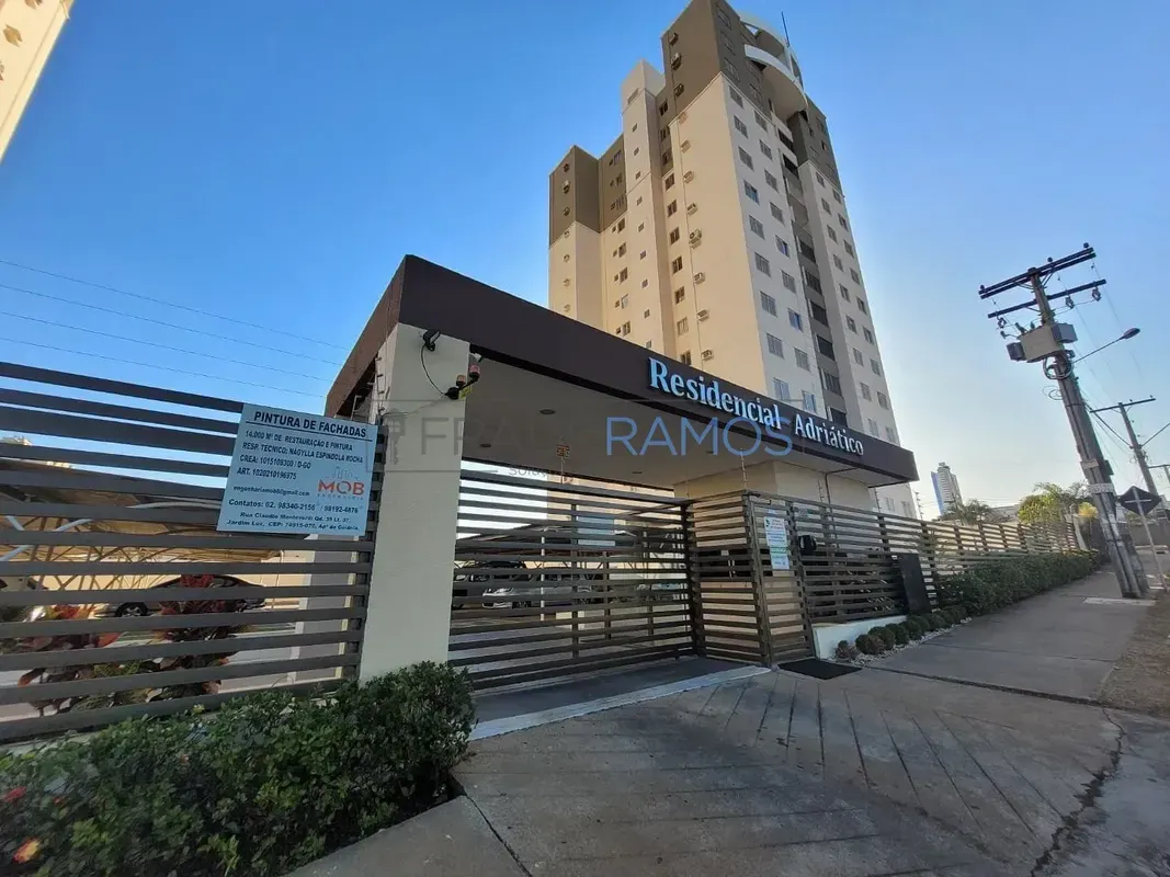 Apartamento rico em armários à venda no Residencial Adriático, no Jardim Luz, em...