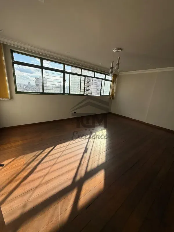 Apresentamos um incrível apartamento no Edifício Viena, situado no cobiçado Seto...
