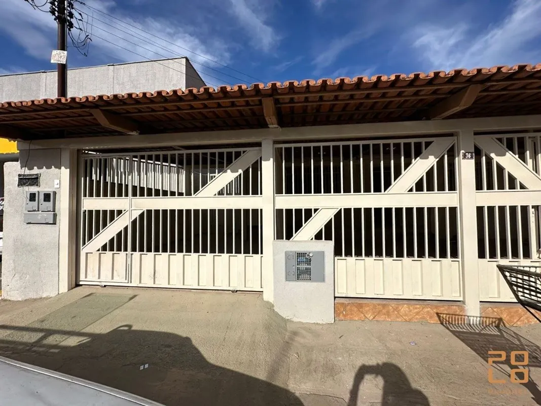 Casa para alugar no Setor Coimbra, em Goiânia - GO.Com 150,00 m² de área, o imóv...