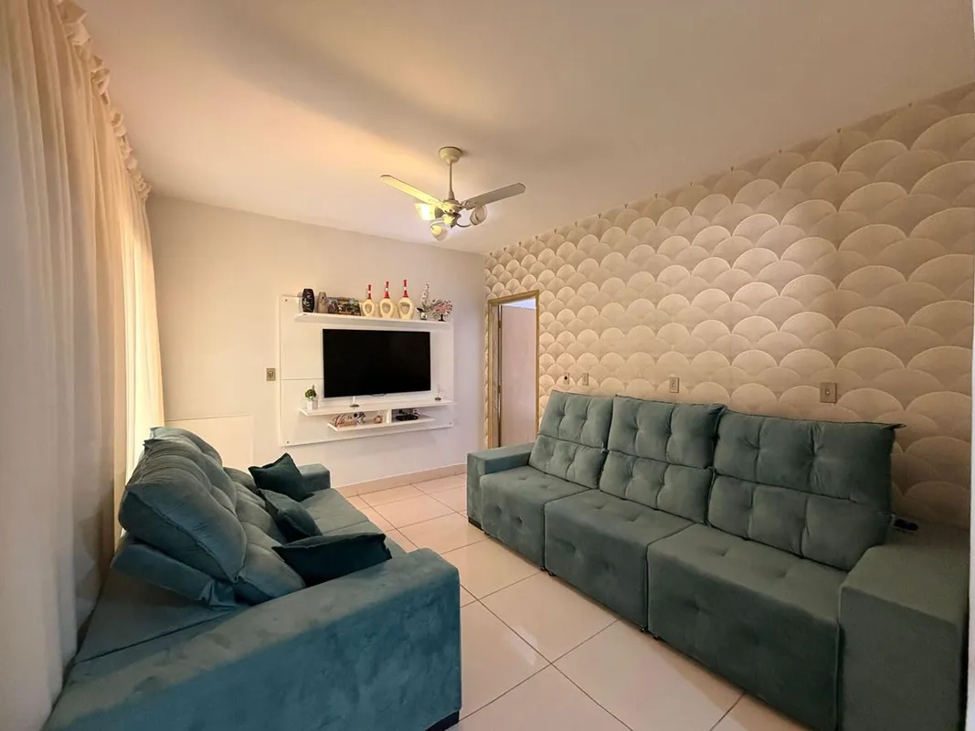 Casa à venda de 3 quartos no Setor Mansões Paraíso com 251,12m² de área construí...