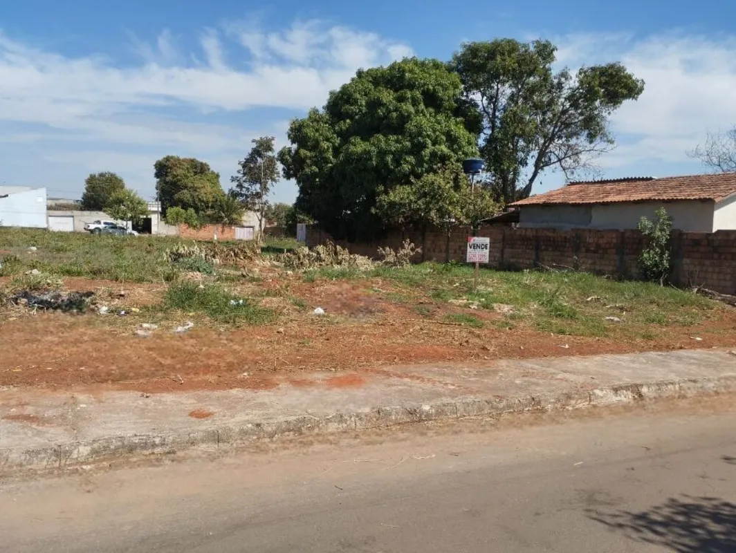 Lote à venda com um total de 469,00 m² no setor Vila Oliveira (atualmente, Ponta...