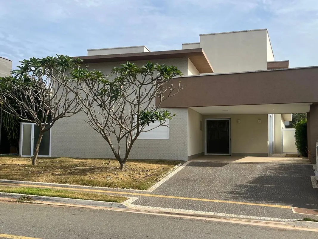 Casa pra quem quer privacidade, casa térrea na esquina da passarela Terreno 487m...