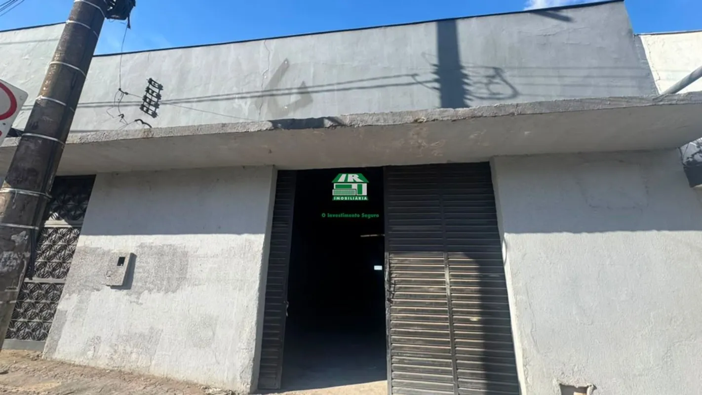 Excelente oportunidade para o seu negócio!Galpão com área total de 1.300 m², loc...