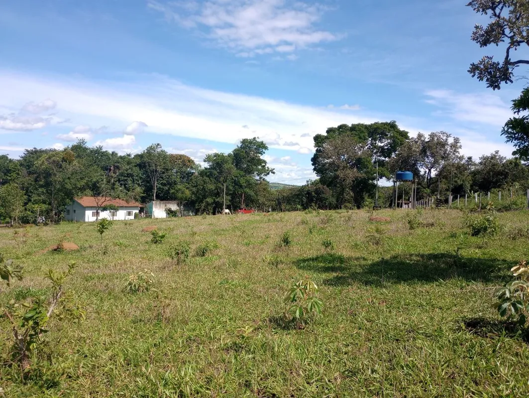 CHACARA EM BOMFINOPOLIS- COM 1 ALQUEIROCHACARA COM CASA 2/4 SALA COZINHA 2 BANHE...