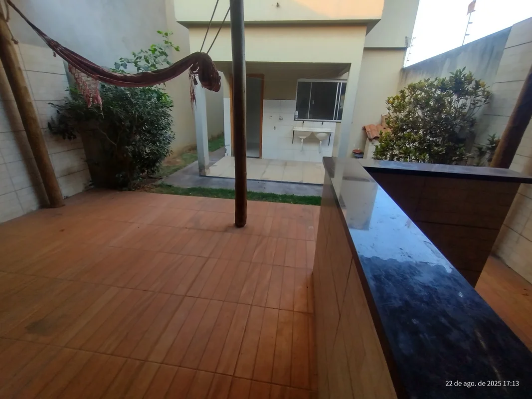 Descubra uma casa espaçosa e confortável no Setor Serra Dourada, em Aparecida de...