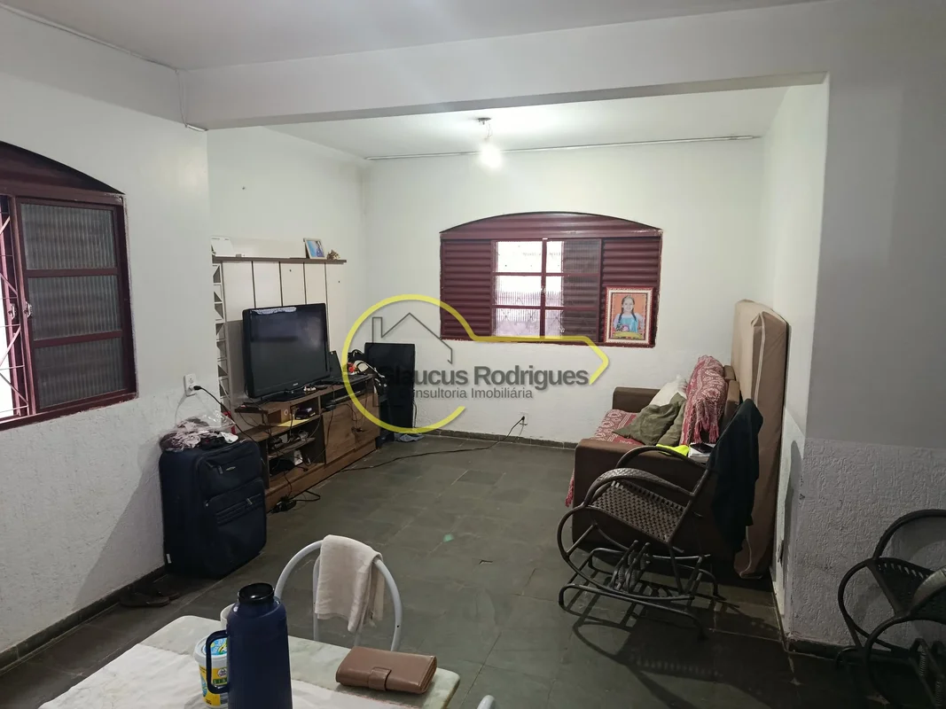Glaucus Rodrigues Consultoria Imobiliária vende casa em excelente localização na...