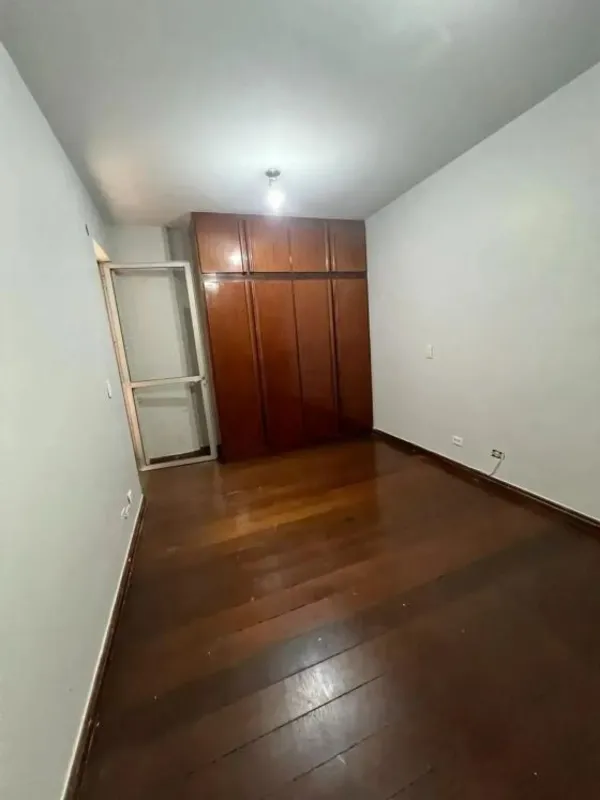 Apartamento amplo e bem localizado, próximo ao Parque Vaca Brava e ao Colégio Mo...