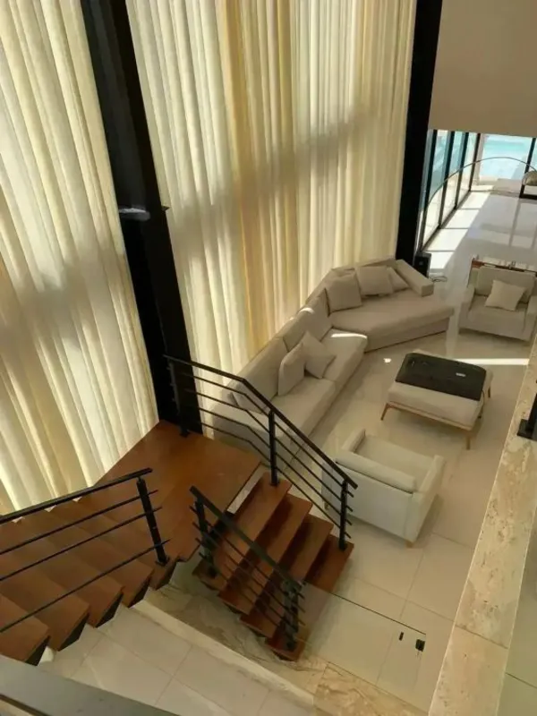 Sobrado mobiliado à venda no Jardins Valência – Alto padrão360m² de área constru...