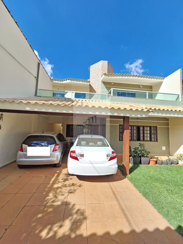 VENDE-SE CASA na rua 12 de Vicente Pires-DFLocalizada em condomínio fechado, com...