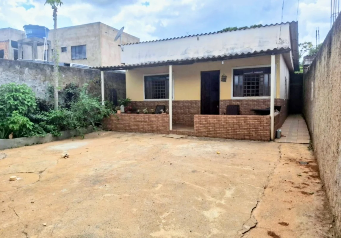  ( VENDA-SE CASA NA REGIÃO DO CONTAGEM)Valor 270 mil.Chac. Rosada, Conjunto B – ...