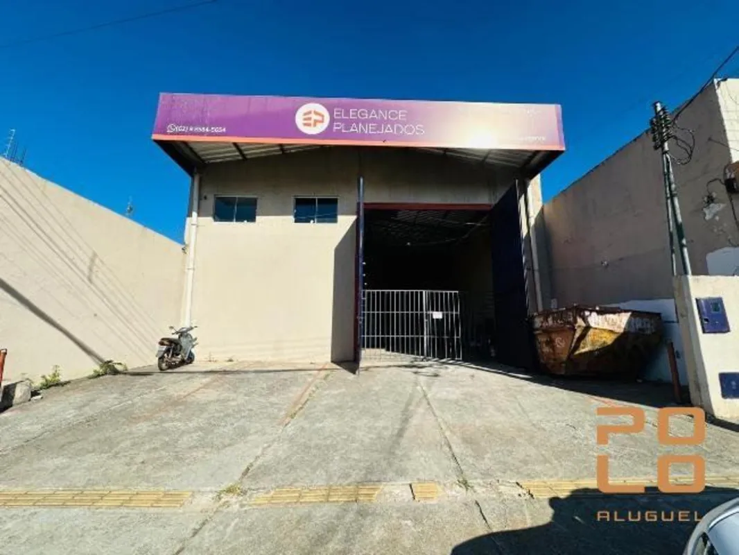 Galpão para alugar no Jardim Europa, em Goiânia, com 388,45 m². O imóvel conta c...