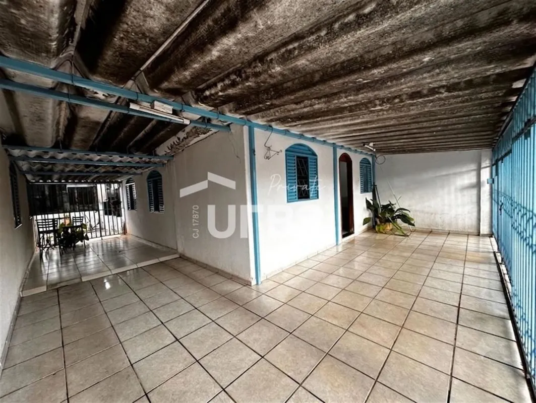 COD U-0033787 - Casa de Esquina com 3 Quartos e Excelente Potencial Comercial no...
