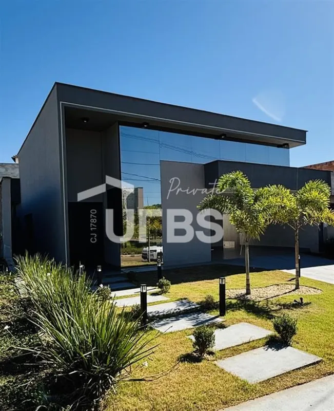 COD U-0034207 - Casa Térrea em condomínio fechado no Jardim Veneza | 3 Suítes | ...