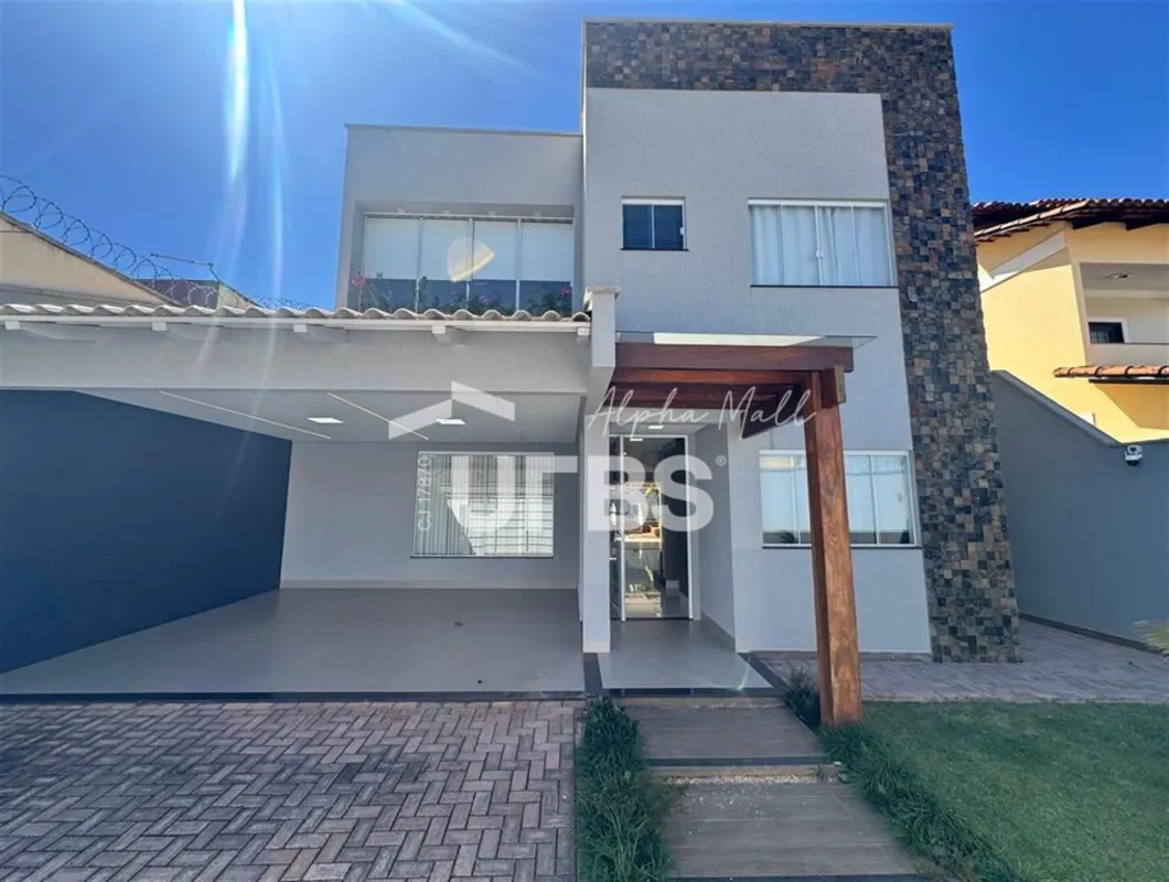 COD U-0034157 - Sobrado no Setor Goiânia 2Excelente sobrado com apenas 2 anos de...
