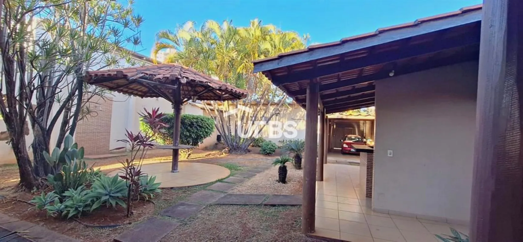 COD U-0033813 - Excelente casa na Avenida Circular, Setor Pedro Ludovico, com 62...