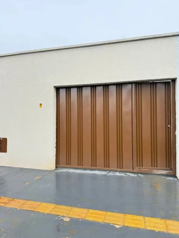 Casa recém-construída com:- Sala de estar;- 3 quartos, sendo 1 suíte;- 1 banheir...