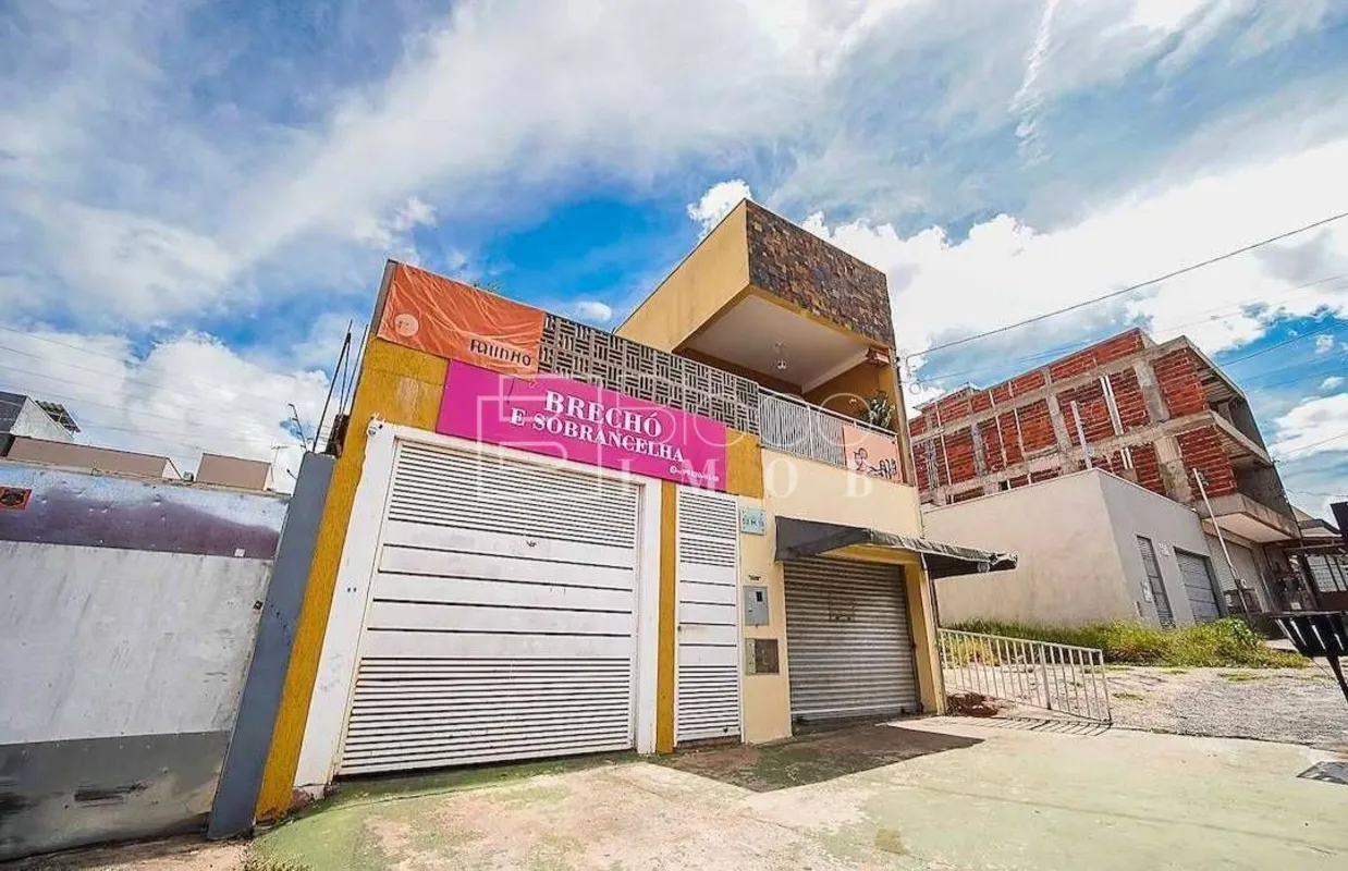 ? SOBRADO RESIDENCIAL E COMERCIAL, COM 1 LOJA NO TÉRREO:? 3 QUARTOS TODOS COM AR...