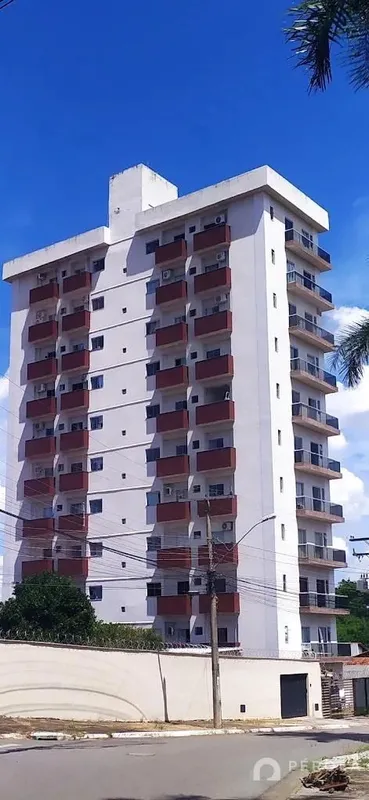 Apartamento mobiliado, com três quartos sendo um suíte, sala com sacada, lavabo,...