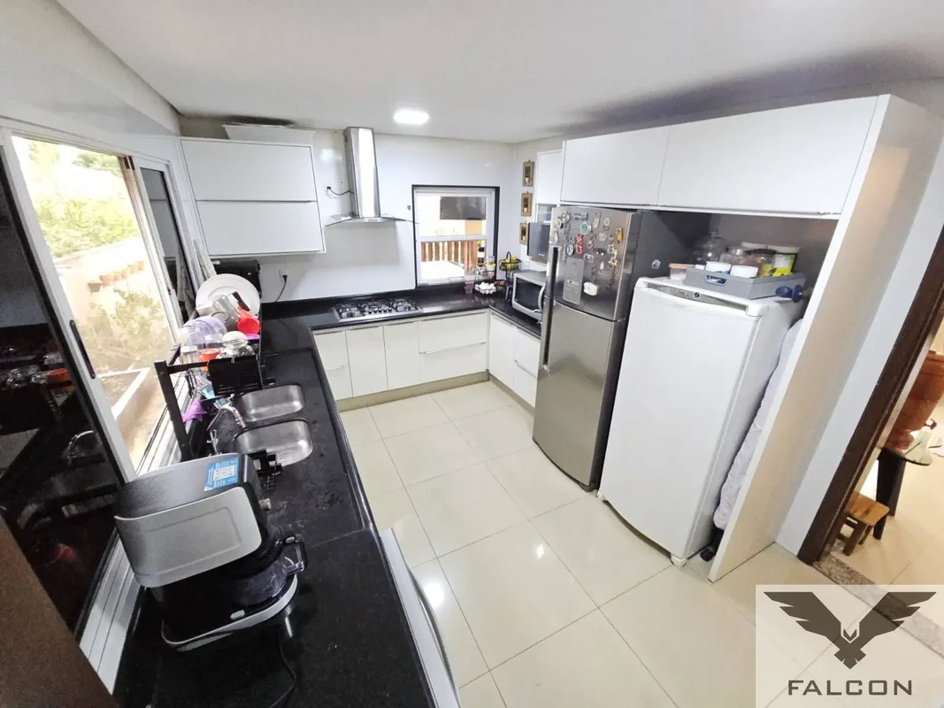 Vendo sobrado no Portal do sol I com 250 m² de área construída em um lote de 360...