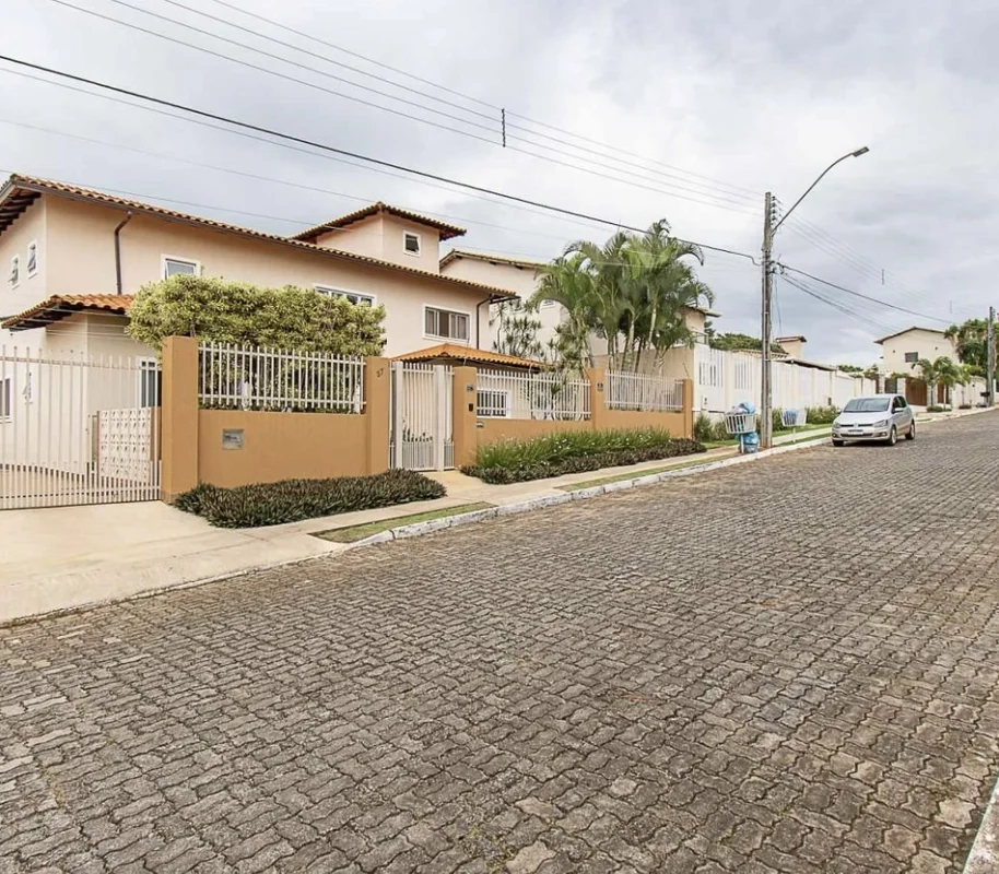  CASA À VENDA | CONDOMÍNIO SOLAR DE BRASÍLIA – JARDIM BOTÂNICO Seu novo lar espe...