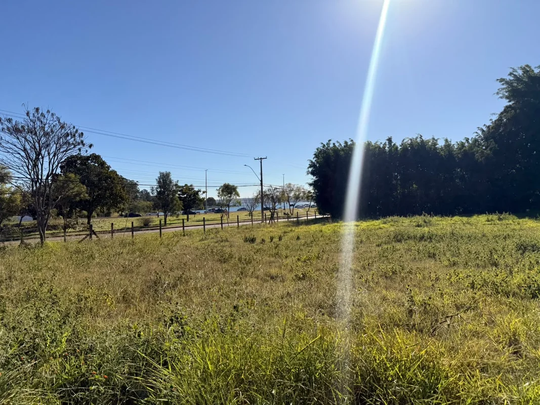 LOTE COM VISTA PARA O LAGO E A PONTE JKExcelente oportunidade na QI 26, com 775 ...