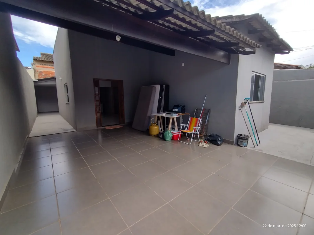 Casa seminova, localizada na parta alta do RESIDENCIAL AYRTON SENNA. 3 quartos, ...
