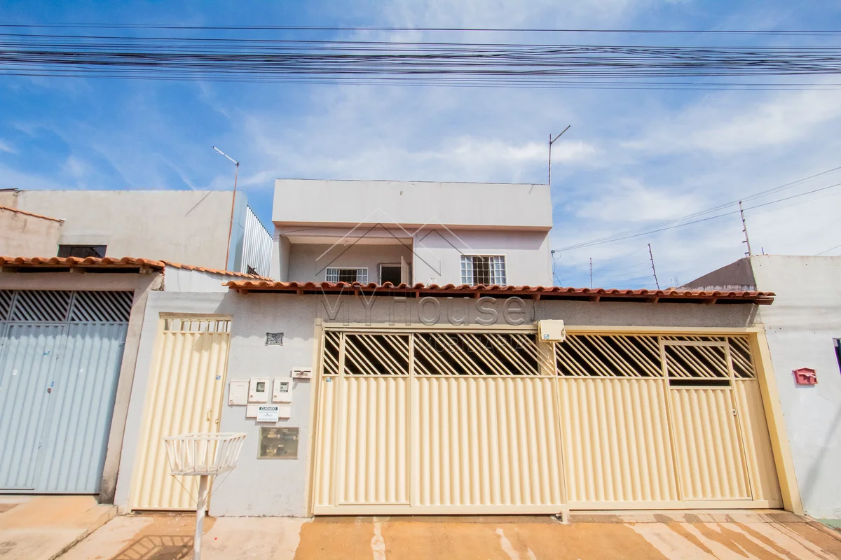 Qr 208 - Samambaia norte - 2 quartos - 1 banheiro - 100m²Pavimento superior da c...